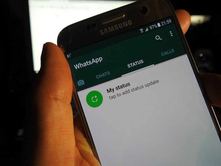 How To Make Your WhatsApp Screen Black